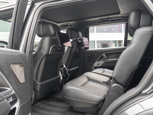 Used 2025 Land Rover Range Rover Long Wheelbase Autobiography AWD/4WD image 23
