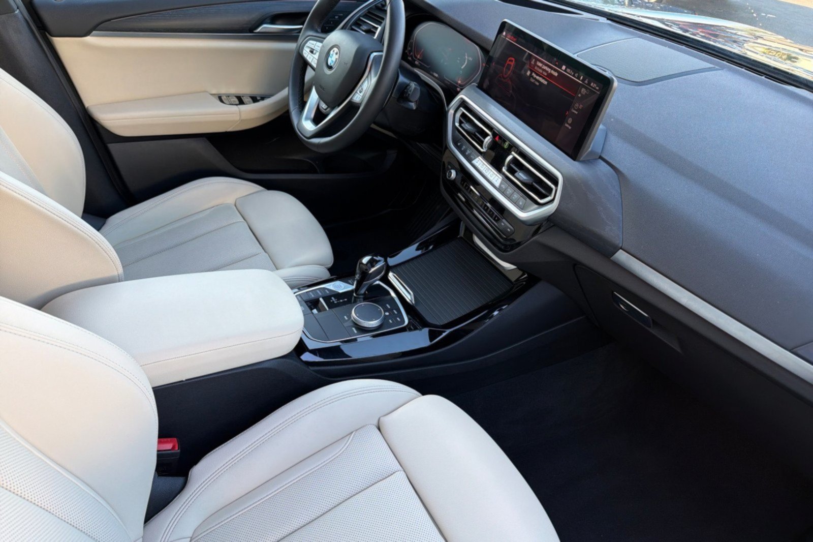 Used 2024 BMW X3 sDrive30i w/ Premium Package RWD image 15