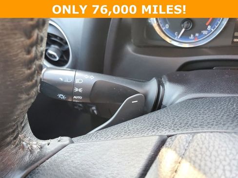 Used 2017 Toyota Corolla L image 19