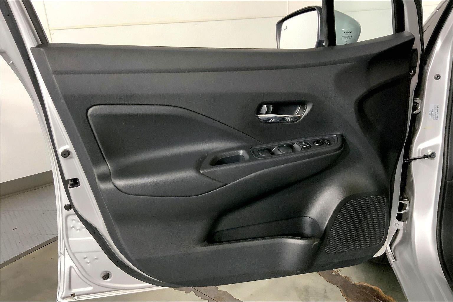 Used 2025 Nissan Versa SV FWD image 17