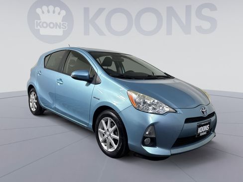 Used 2014 Toyota Prius C Four image 10