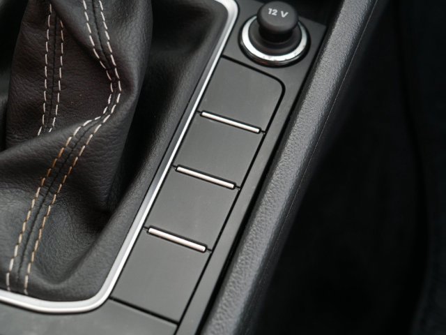 Certified 2023 Volkswagen Jetta SE FWD image 30