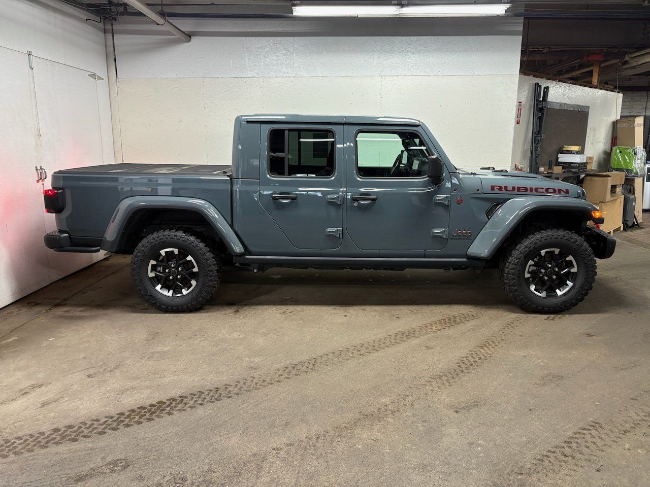 Used 2024 Jeep Gladiator Rubicon AWD/4WD image 4