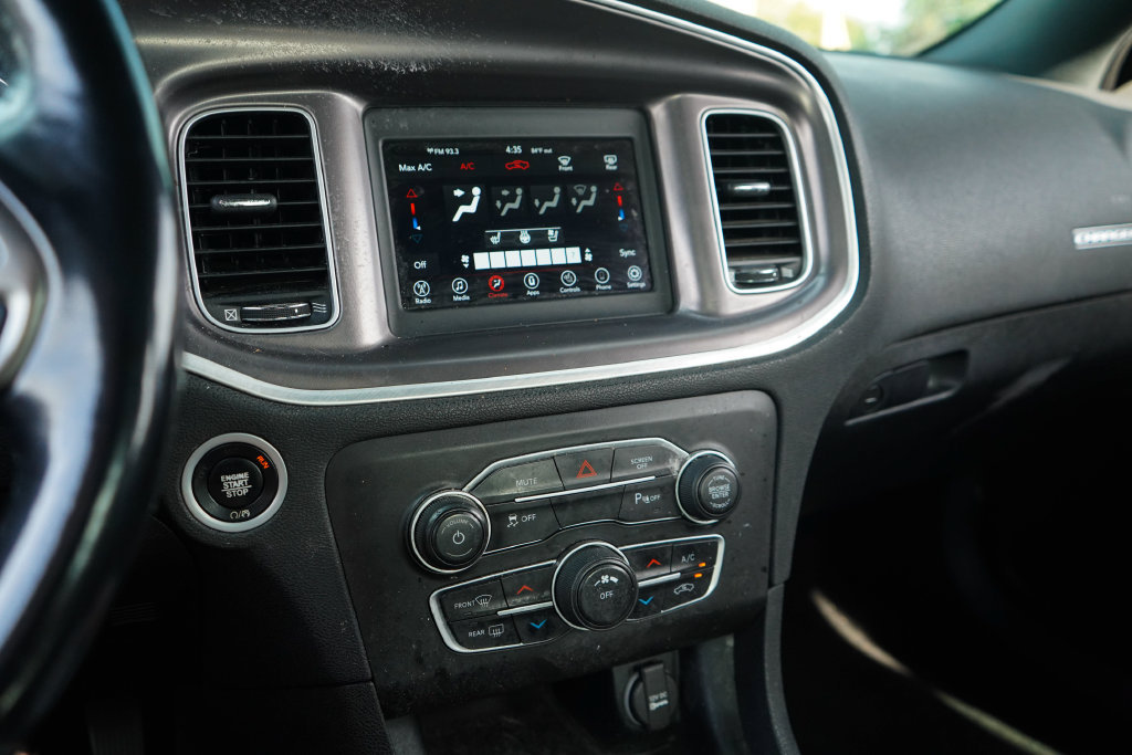 Used 2021 Dodge Charger SXT w/ Leather Interior Group RWD image 8