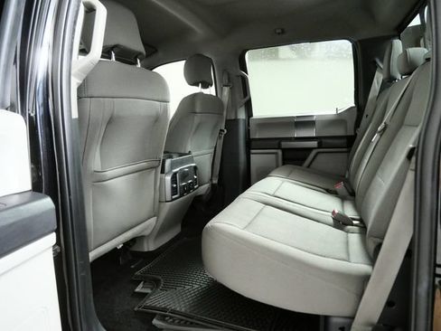 Used 2017 Ford F150 XLT w/ Equipment Group 302A Luxury AWD/4WD image 15