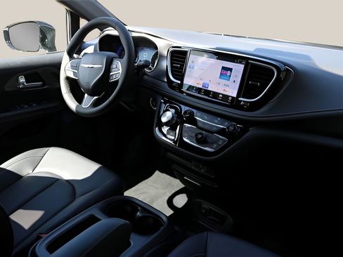 New 2026 Chrysler Pacifica Select FWD image 20