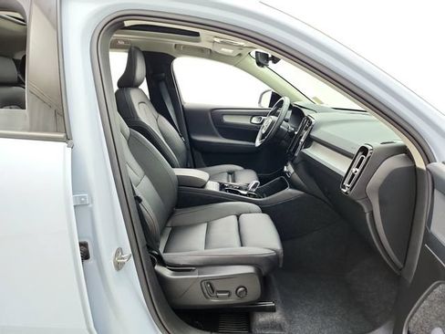 Certified 2026 Volvo XC40 B5 Plus AWD/4WD image 14