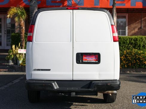 Used 2016 Chevrolet Express 2500 image 7