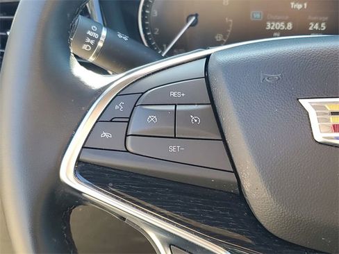 Used 2025 Cadillac XT5 Premium Luxury image 17