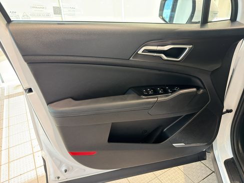 Used 2025 Kia Sportage EX w/ Premium Package FWD image 14