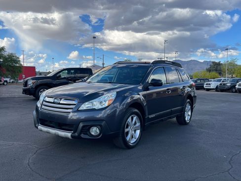 Used 2013 Subaru Outback 2.5i Limited w/ Moonroof Pkg AWD/4WD image 1