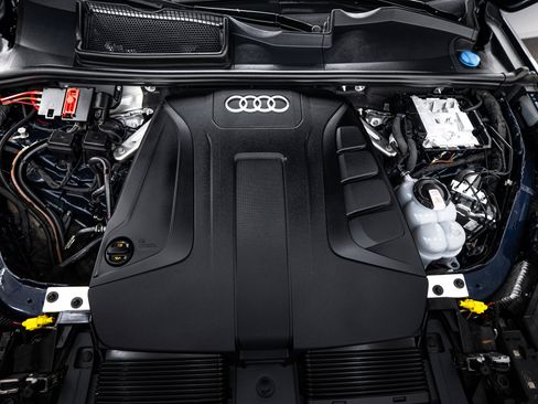 Certified 2025 Audi Q7 2.0T Premium w/ Convenience Plus Package AWD/4WD image 17