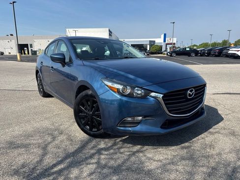Used 2018 MAZDA MAZDA3 Sport FWD image 4