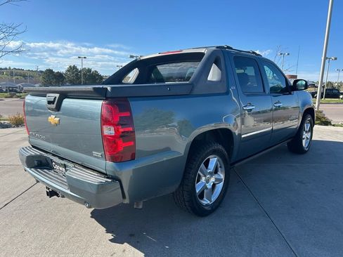 Used 2011 Chevrolet Avalanche LTZ AWD/4WD image 9