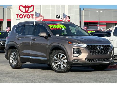Used 2019 Hyundai Santa Fe image 2