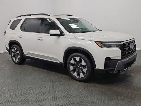 New 2026 Honda Pilot Touring image 2