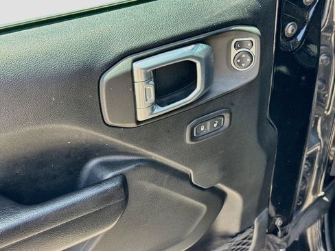 Used 2021 Jeep Wrangler Unlimited Sport AWD/4WD image 18