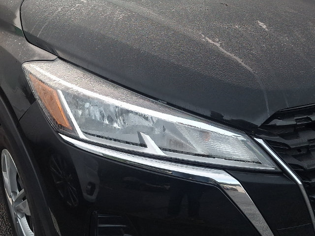 Used 2024 Nissan Kicks S FWD image 4