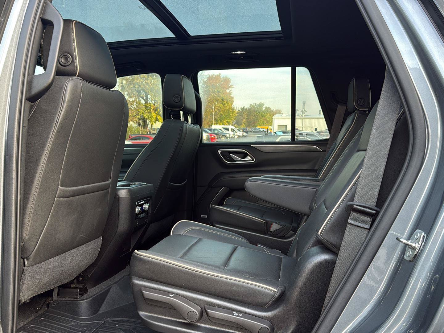 Used 2021 GMC Yukon SLT AWD/4WD image 10
