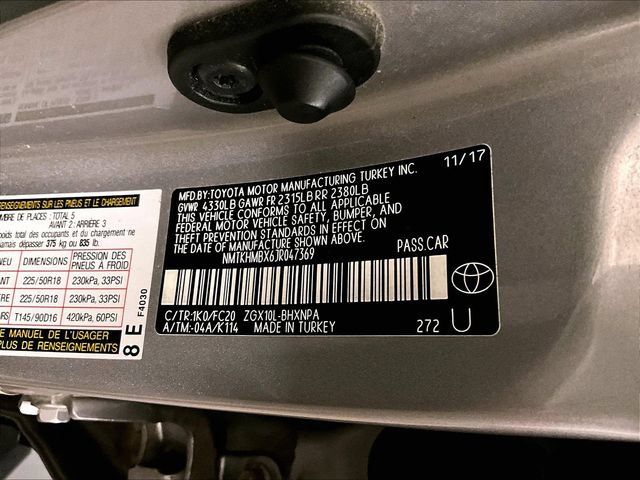 Used 2018 Toyota C-HR XLE FWD image 32