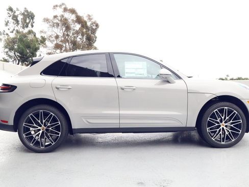 New 2026 Porsche Macan image 8