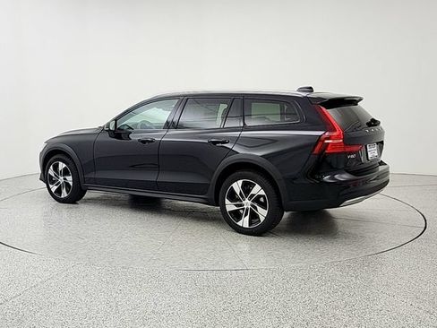 New 2026 Volvo V60 B5 Cross Country Plus w/ Climate Package AWD/4WD image 7