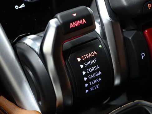 Used 2020 Lamborghini Urus image 19