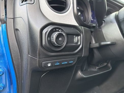 Used 2024 Jeep Wrangler Unlimited image 28