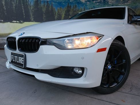 Used 2015 BMW 320i Sedan RWD image 8
