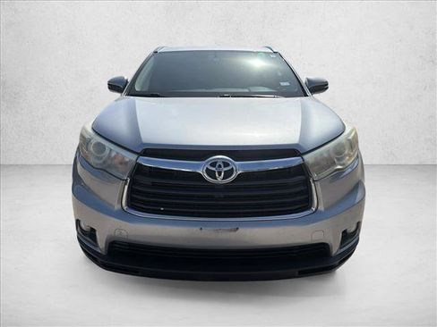 Used 2015 Toyota Highlander XLE FWD image 8