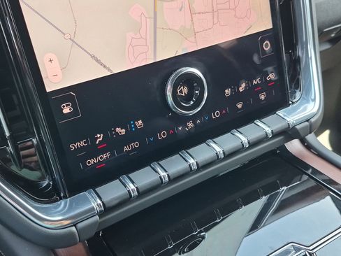 Used 2025 GMC Yukon Denali RWD image 26