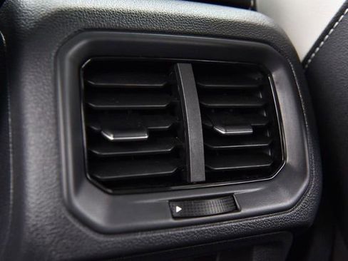 New 2026 Volkswagen Taos SE image 24