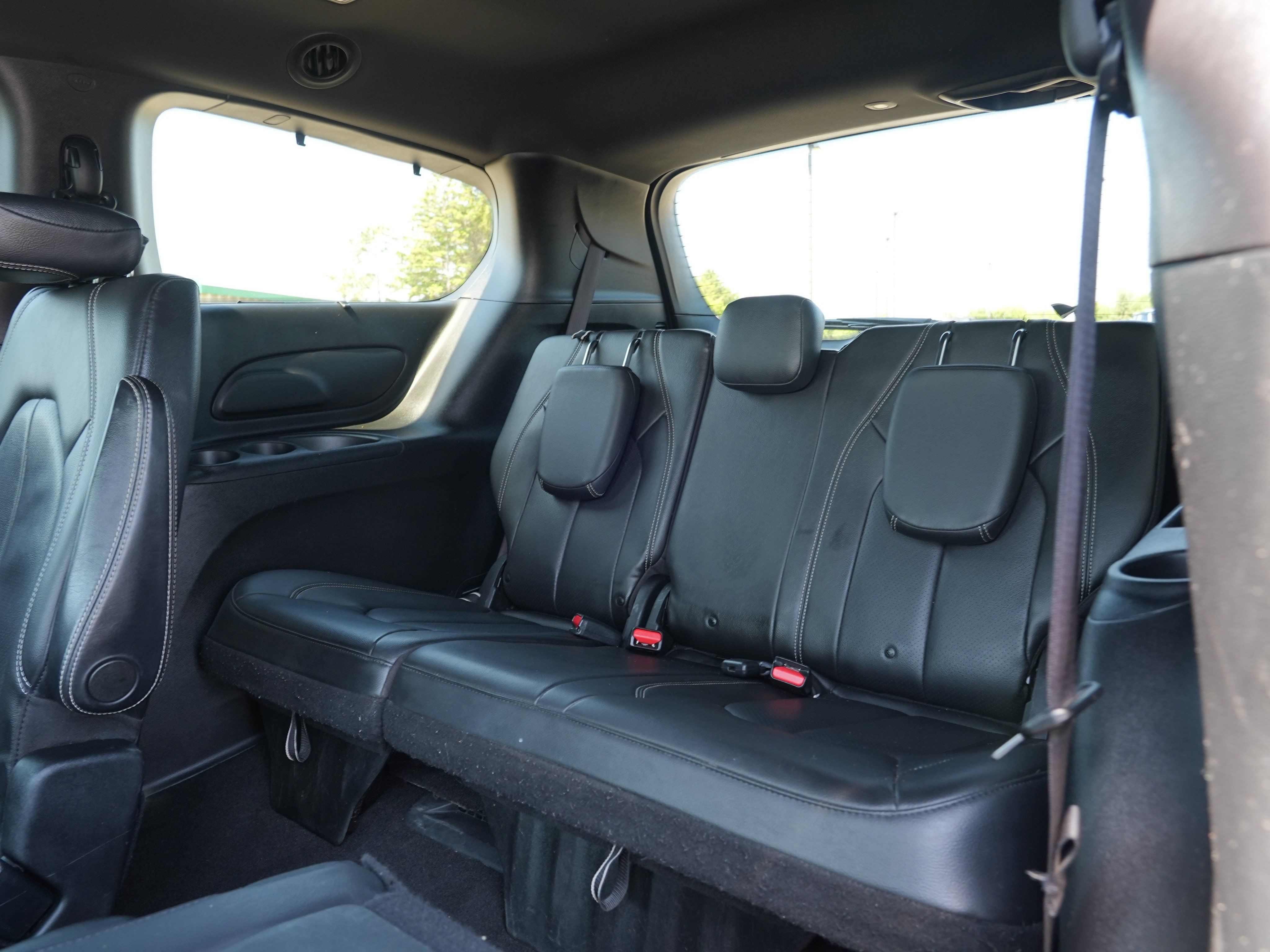Used 2021 Chrysler Pacifica Touring-L w/ S Appearance Package FWD image 26