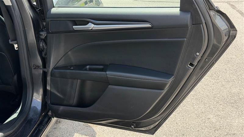 Used 2018 Ford Fusion Titanium AWD/4WD image 38