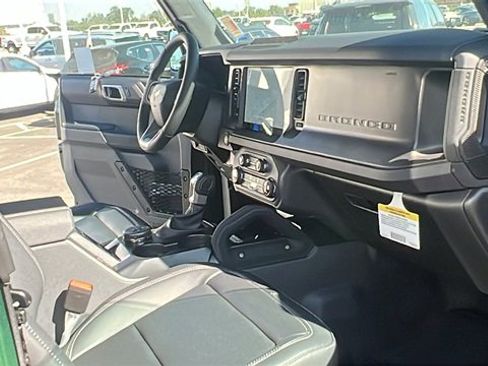 New 2025 Ford Bronco Badlands image 12