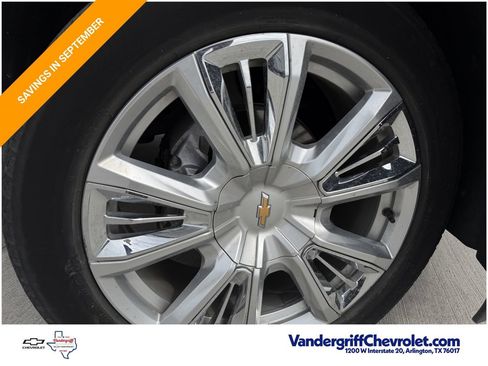 Used 2023 Chevrolet Silverado 1500 High Country w/ High Country Premium Package AWD/4WD image 9