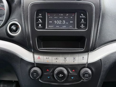 Used 2014 Dodge Journey SXT image 27