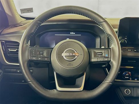 Used 2023 Nissan Rogue Platinum w/ Platinum Premium Package image 11