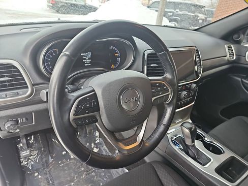 Used 2022 Jeep Grand Cherokee Laredo E image 15