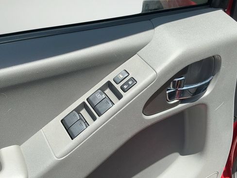 Used 2016 Nissan Frontier SV RWD image 16
