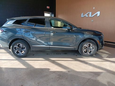 Used 2024 Kia Sportage LX image 16