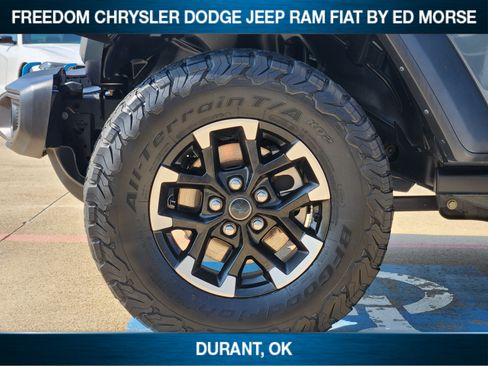 Used 2024 Jeep Wrangler Unlimited Rubicon 4xe AWD/4WD image 7