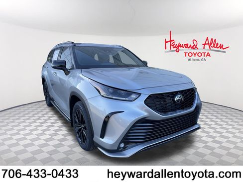New 2025 Toyota Highlander XSE image 1