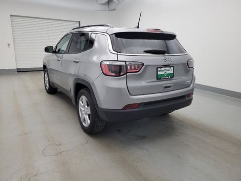 Used 2022 Jeep Compass Latitude w/ Convenience Group FWD image 5