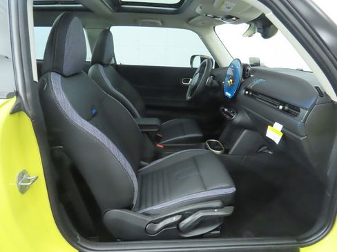 Certified 2025 MINI Cooper S image 21