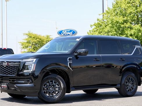 Used 2025 Nissan Armada SV AWD/4WD image 1