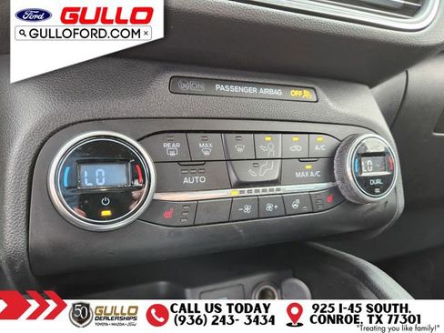 Used 2020 Ford Escape Titanium w/ Titanium Premium Package 2.0 FWD image 29