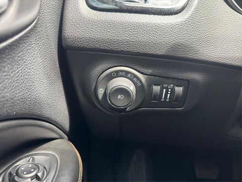 Used 2019 Jeep Compass Limited w/ Safety & Security Group AWD/4WD image 15