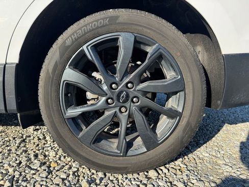 Used 2023 Chevrolet Equinox RS w/ LPO, Floor Liner Package image 17