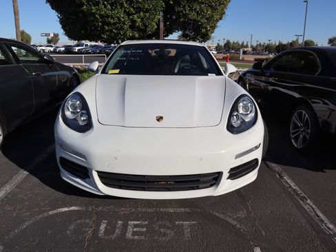 Used 2015 Porsche Panamera image 3
